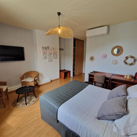 Hotel Restaurant La Traverse Cénac-et-Saint-Julien Εξωτερικό φωτογραφία